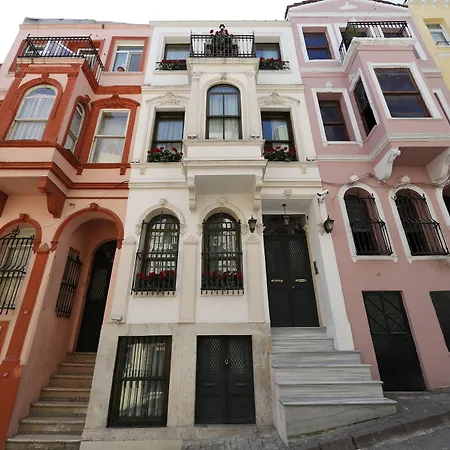 كاتريجا كوناك *