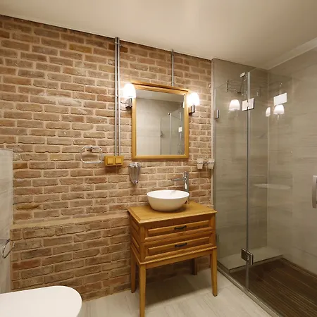 كاتريجا كوناك *